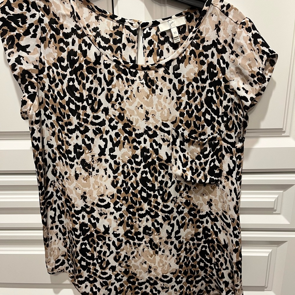 Lightly worn Joie silk, leopard print top - XS